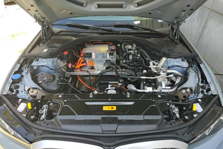 Used BMW i3 2025 eDrive 35 L Engine Bay