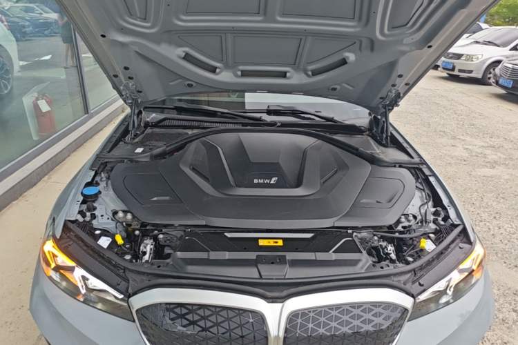 Used BMW i3 2025 eDrive 35 L Engine Bay