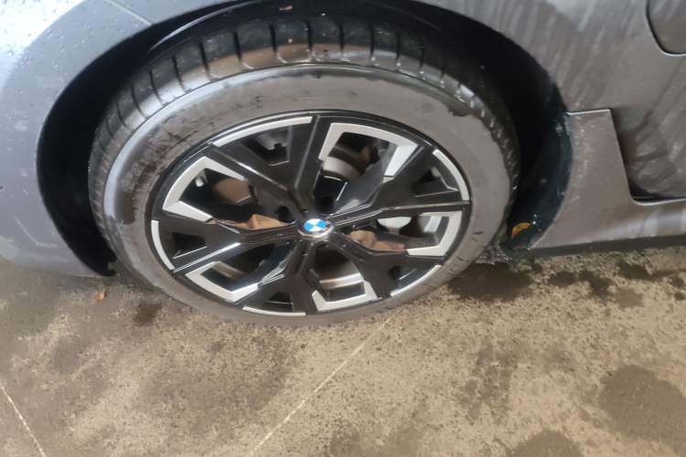 Used BMW i3 2025 eDrive 35 L Exterior 4