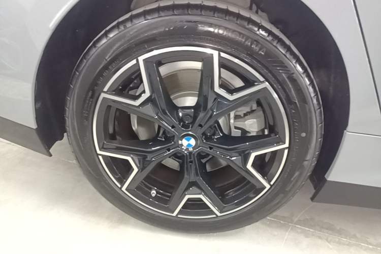 Used BMW i3 2025 eDrive 40 L Midnight Edition Exterior 5