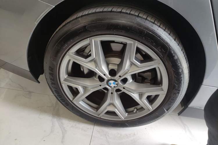 Used BMW i3 2025 eDrive 35 L Exterior 5