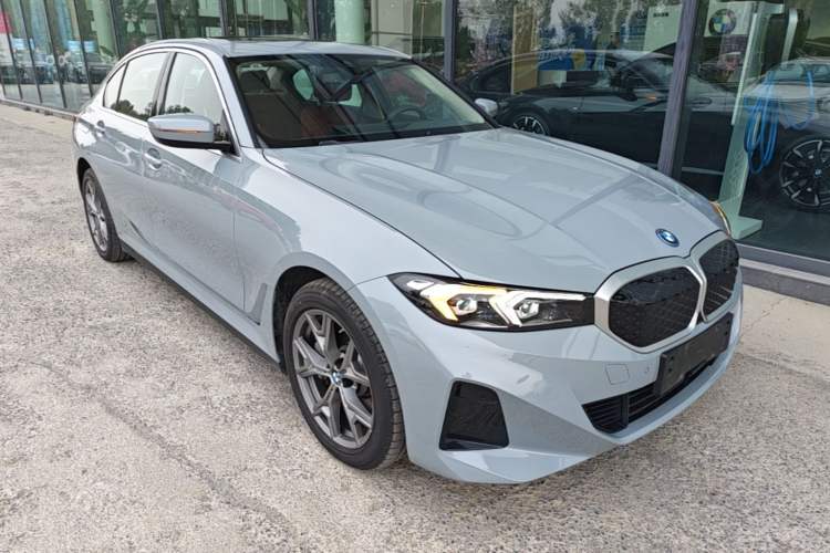 Used BMW i3 2025 eDrive 35 L Front Right 45 Deg