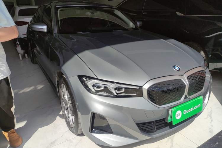 Used BMW i3 2025 eDrive 35 L Front Right 45 Deg