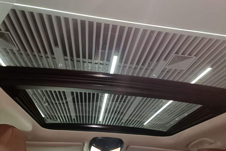 Used BMW i3 2025 eDrive 40 L Midnight Sports Package Headliner
