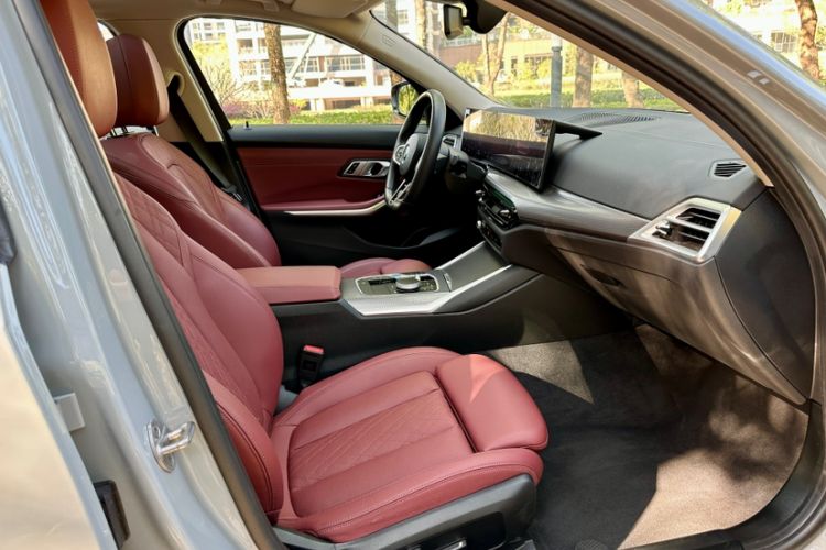Used BMW i3 2025 eDrive 40 L Midnight Edition Interior 3