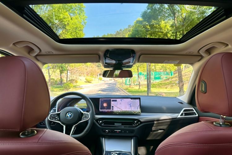 Used BMW i3 2025 eDrive 40 L Midnight Edition Interior 4