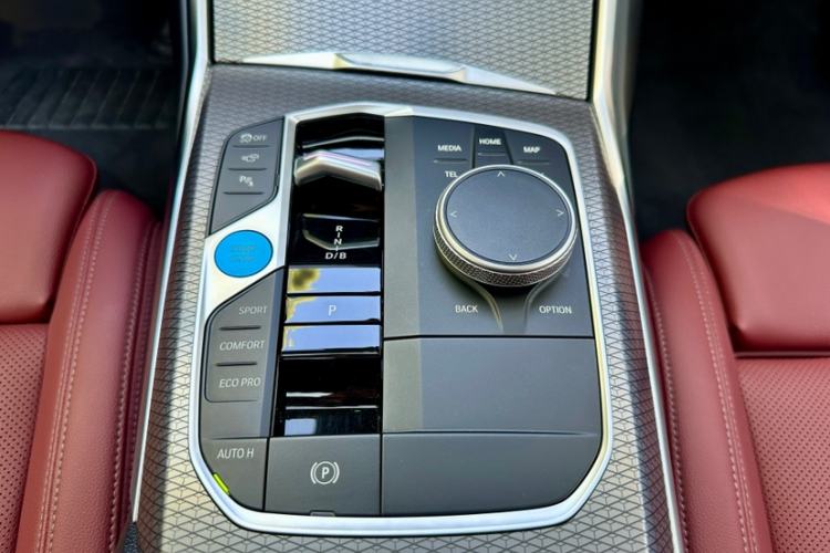 Used BMW i3 2025 eDrive 40 L Midnight Edition Interior 7