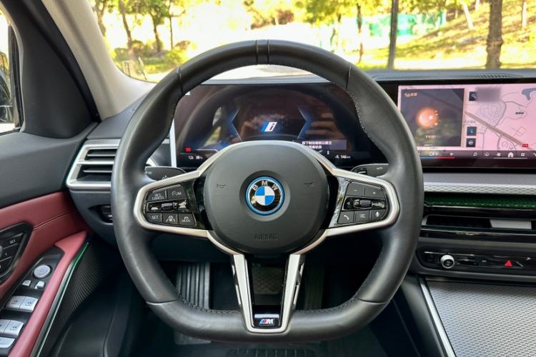 Used BMW i3 2025 eDrive 40 L Midnight Edition Interior 8