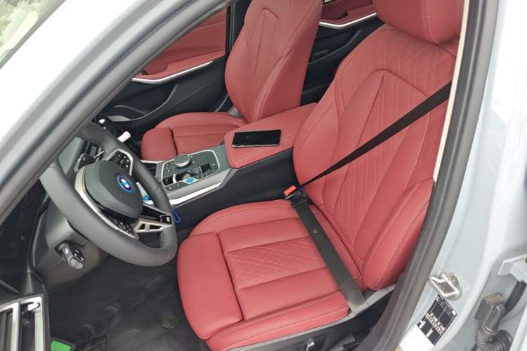 Used BMW i3 2025 eDrive 35 L Left Front Seat