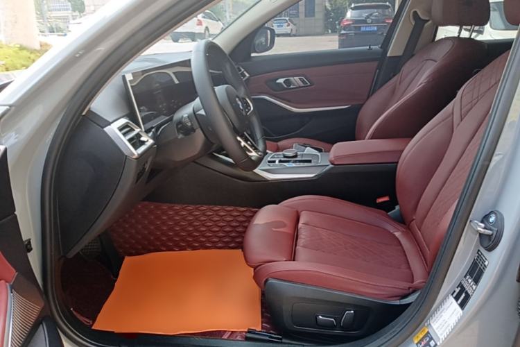 Used BMW i3 2025 eDrive 35 L Left Front Seat