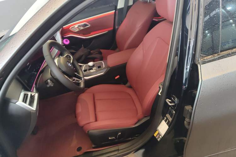 Used BMW i3 2025 eDrive 35 L Left Front Seat