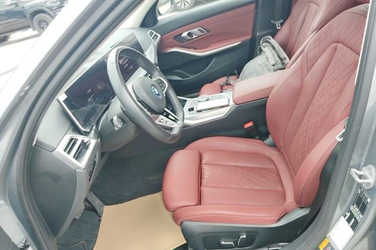 Used BMW i3 2025 eDrive 40 L Midnight Edition Left Front Seat