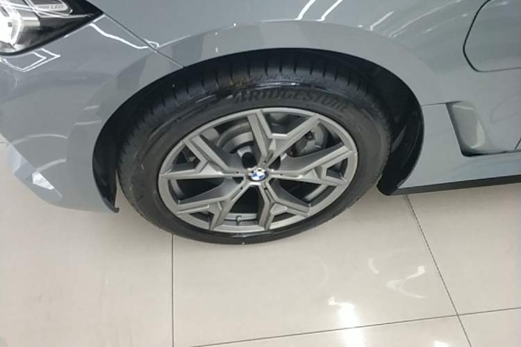 Used BMW i3 2025 eDrive 35 L Left Front Wheel Hub
