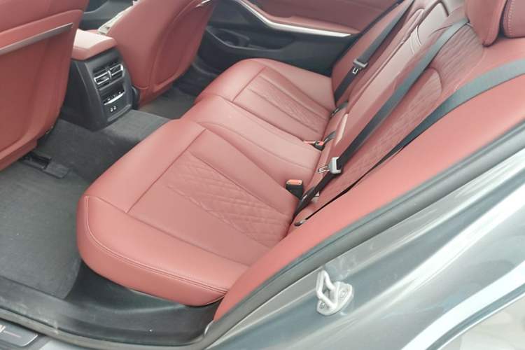 Used BMW i3 2025 eDrive 40 L Midnight Edition Left Rear Seat