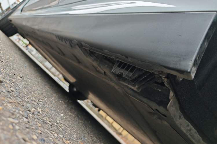 Used BMW i3 2025 eDrive 40 L Midnight Edition Left Side Sill