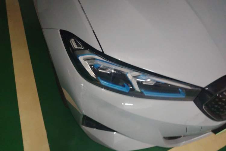 Used BMW i3 2025 eDrive 40 L Midnight Sports Package Right Front Headlight