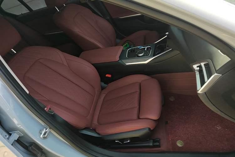 Used BMW i3 2025 eDrive 35 L Right Front Seat