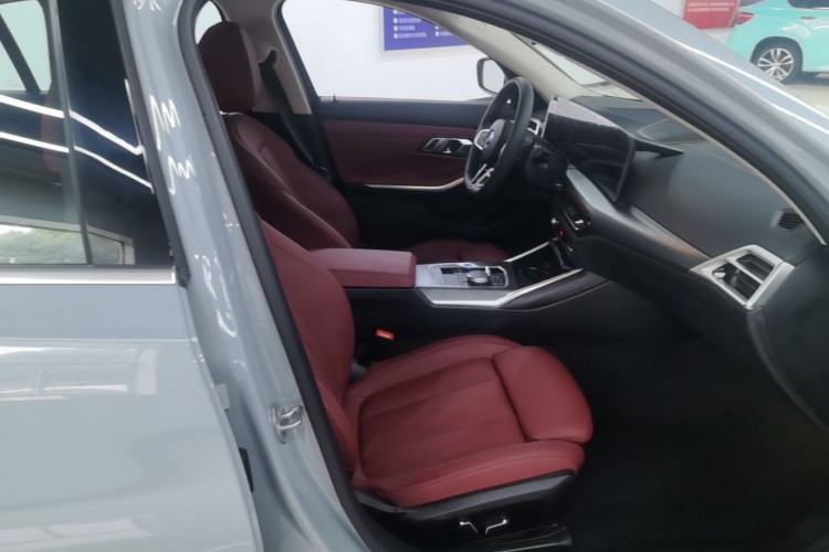 Used BMW i3 2025 eDrive 35 L Right Front Seat