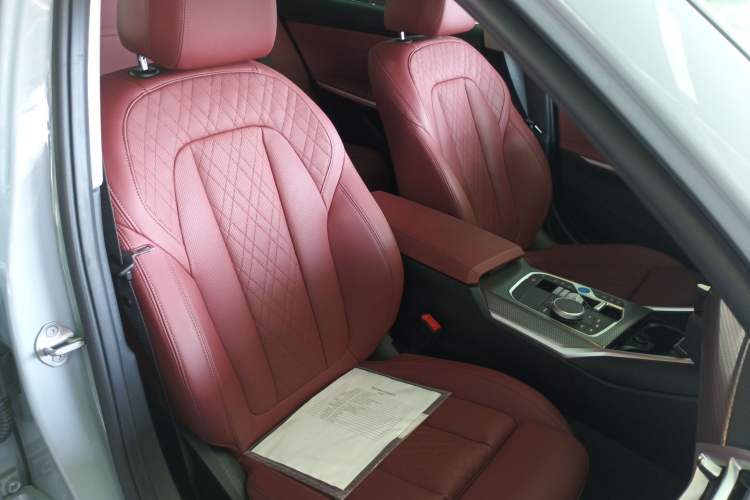 Used BMW i3 2025 eDrive 40 L Midnight Edition Right Front Seat