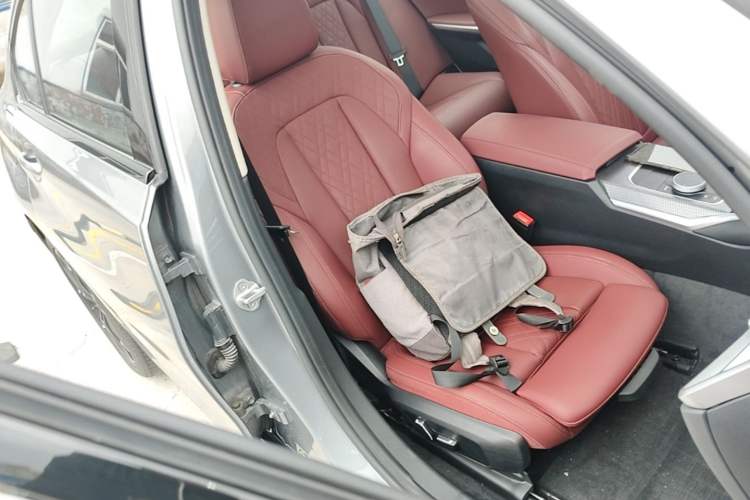 Used BMW i3 2025 eDrive 40 L Midnight Edition Right Front Seat