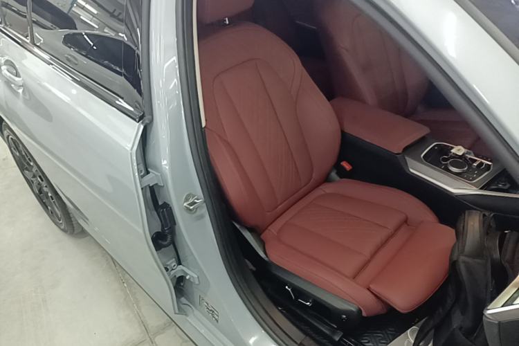 Used BMW i3 2025 eDrive 40 L Midnight Edition Right Front Seat