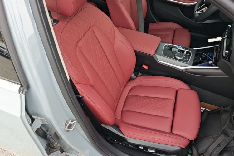 Used BMW i3 2025 eDrive 35 L Right Front Seat