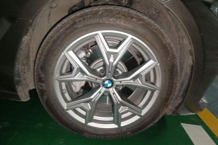 Used BMW i3 2025 eDrive 35 L Right Front Wheel Hub