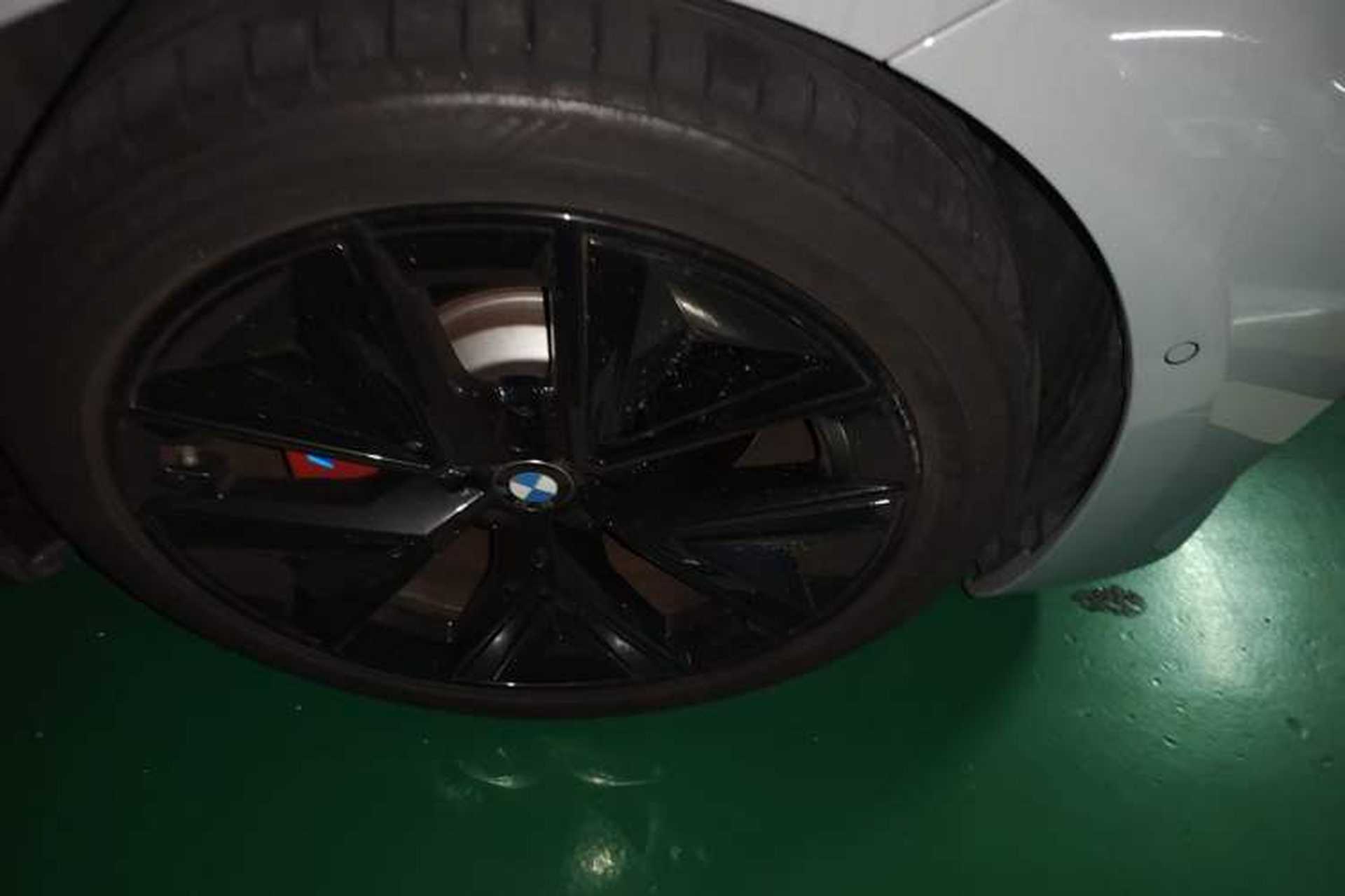 Used BMW i3 2025 eDrive 40 L Midnight Sports Package Right Front Wheel Hub