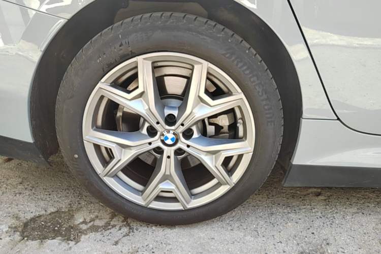 Used BMW i3 2025 eDrive 35 L Right Rear Wheel Hub
