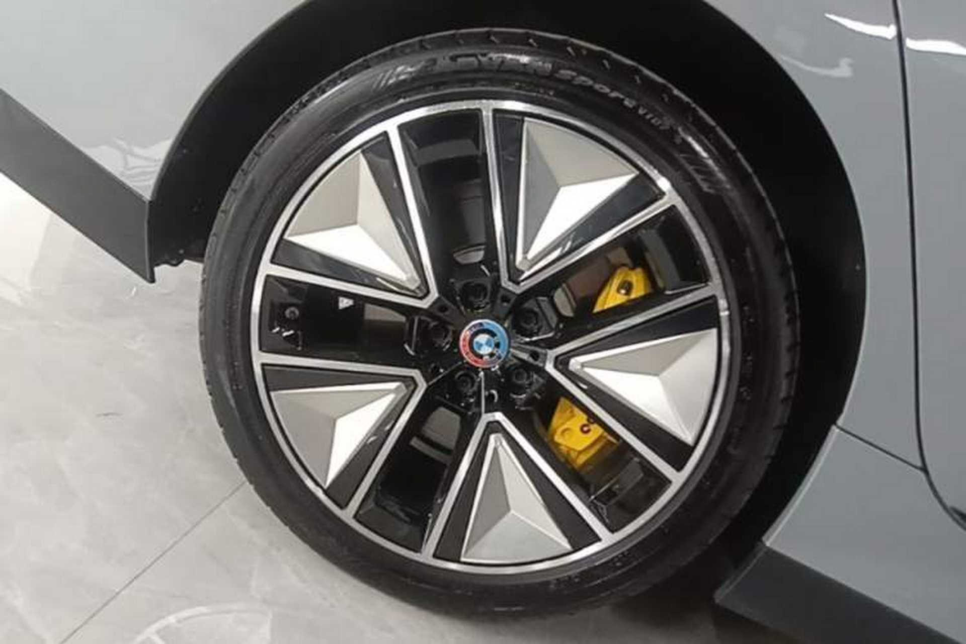 Used BMW i3 2025 eDrive 40 L Midnight Sports Package Right Rear Wheel Hub
