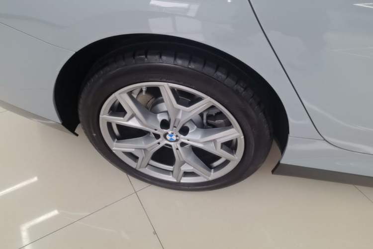 Used BMW i3 2025 eDrive 35 L Right Rear Wheel Hub