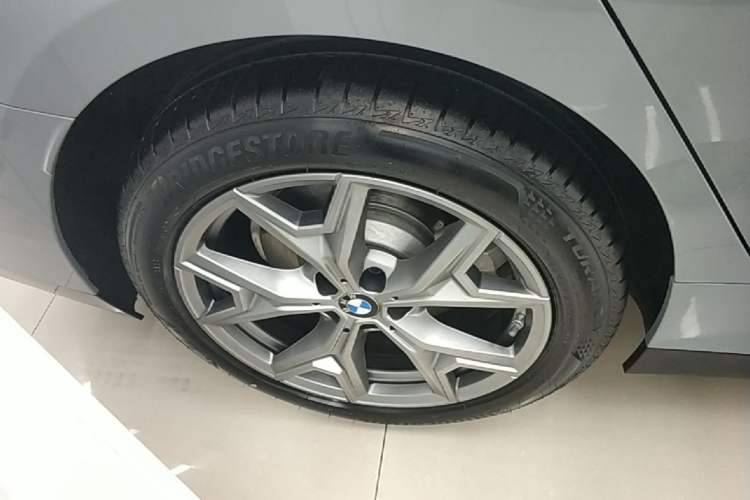 Used BMW i3 2025 eDrive 35 L Right Rear Wheel Hub