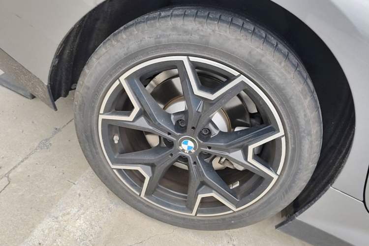 Used BMW i3 2025 eDrive 40 L Midnight Edition Right Rear Wheel Hub