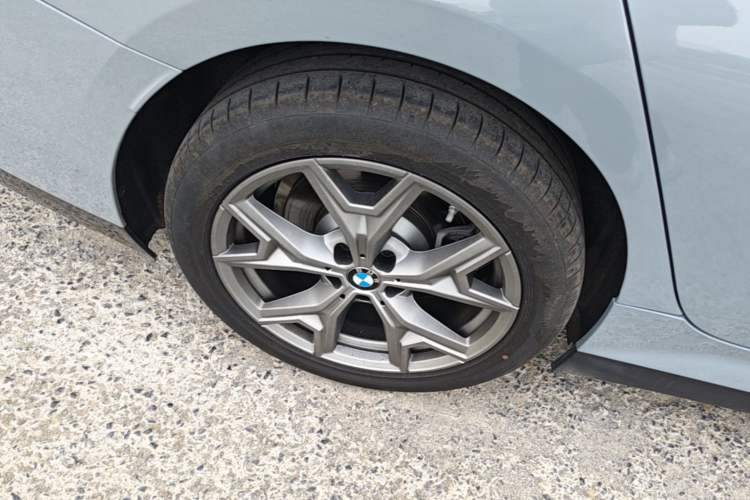 Used BMW i3 2025 eDrive 35 L Right Rear Wheel Hub
