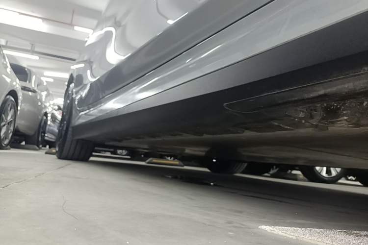 Used BMW i3 2025 eDrive 40 L Midnight Edition Right Side Sill