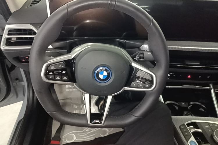 Used BMW i3 2025 eDrive 40 L Midnight Edition Steering Wheel