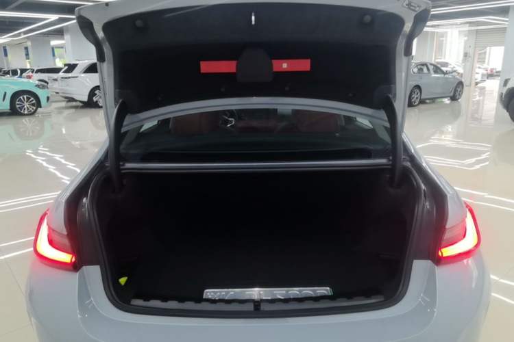 Used BMW i3 2025 eDrive 35 L Trunk