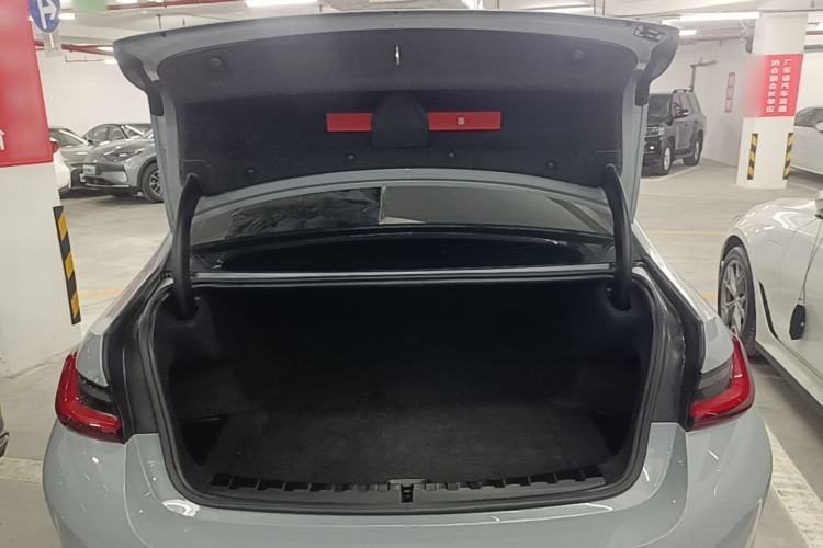 Used BMW i3 2025 eDrive 40 L Midnight Edition Trunk