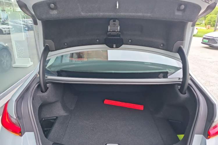 Used BMW i3 2025 eDrive 35 L Trunk