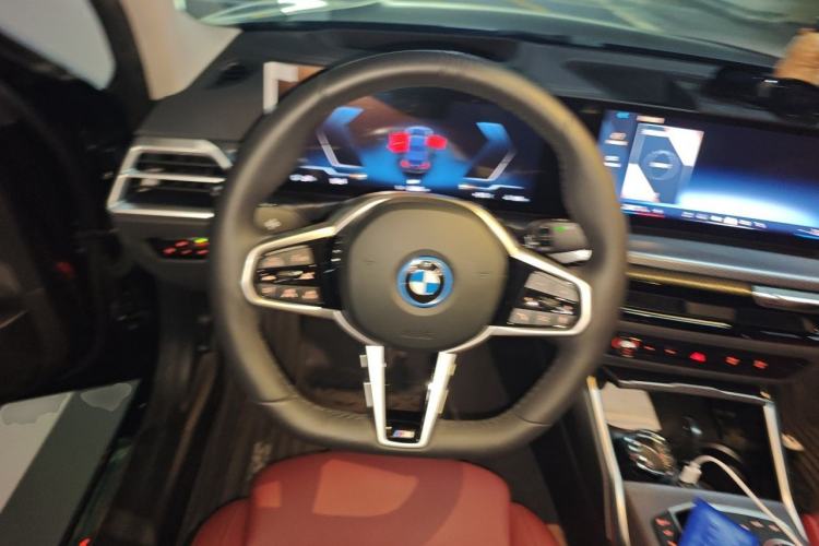 Used BMW i3 2025 eDrive 40 L Midnight Sports Package Steering Wheel