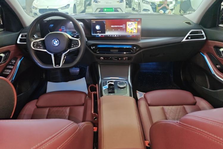 Used BMW i3 2025 eDrive 35 L Center Console