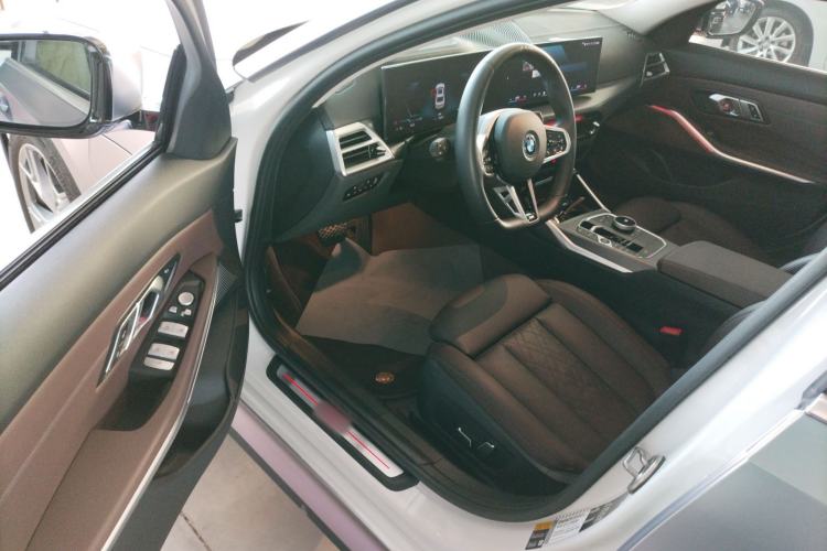 Used BMW i3 2025 eDrive 35 L Driver Seat