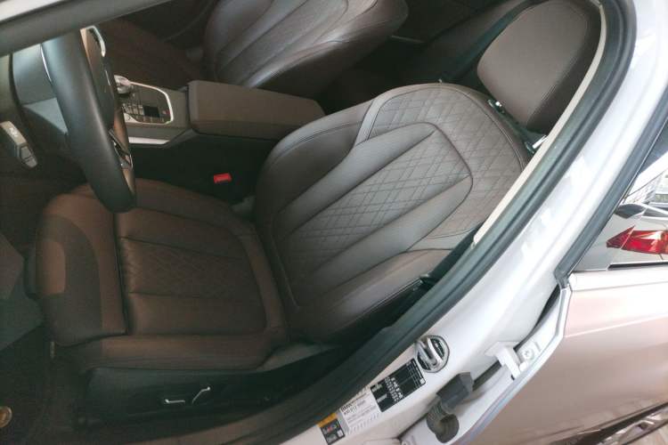 Used BMW i3 2025 eDrive 35 L Left Front Seat