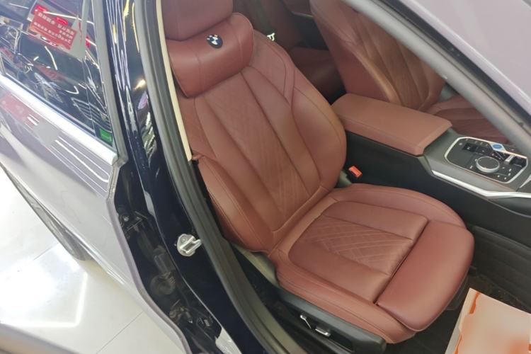Used BMW i3 2025 eDrive 35 L Right Front Seat