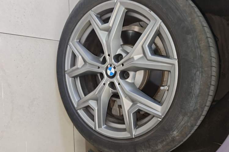 Used BMW i3 2025 eDrive 35 L Right Rear Wheel Hub