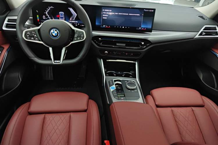 Used BMW i3 2025 eDrive 40 L Midnight Edition Center Console