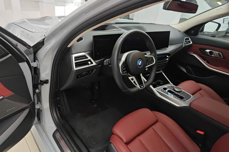 Used BMW i3 2025 eDrive 40 L Midnight Edition Driver Seat