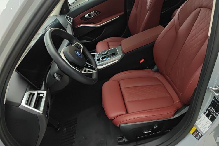 Used BMW i3 2025 eDrive 40 L Midnight Edition Left Front Seat
