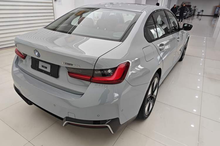 Used BMW i3 2025 eDrive 40 L Midnight Edition Rear Right 45 Deg