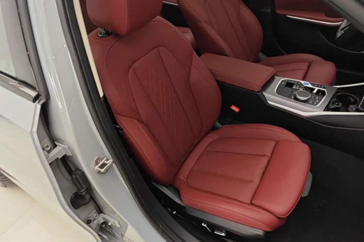 Used BMW i3 2025 eDrive 40 L Midnight Edition Right Front Seat